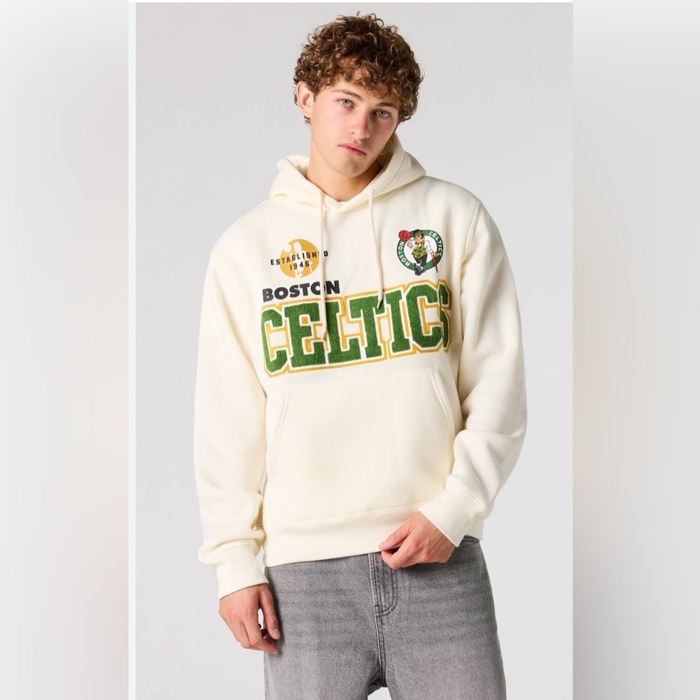 NBA Boston Celtics Classic Chenille Hoodie Sweatshirt Cream White Size S/P Unise